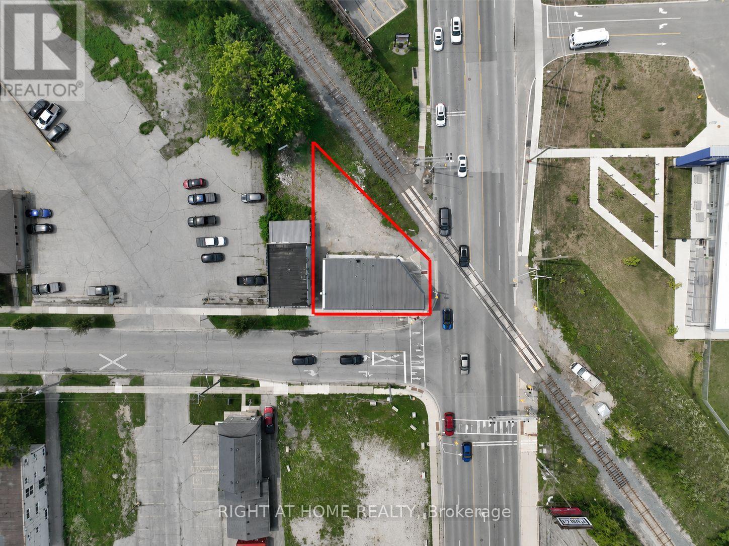 697 Hale Street, London East, Ontario N5W 1J1 - Photo 9 - X13676564