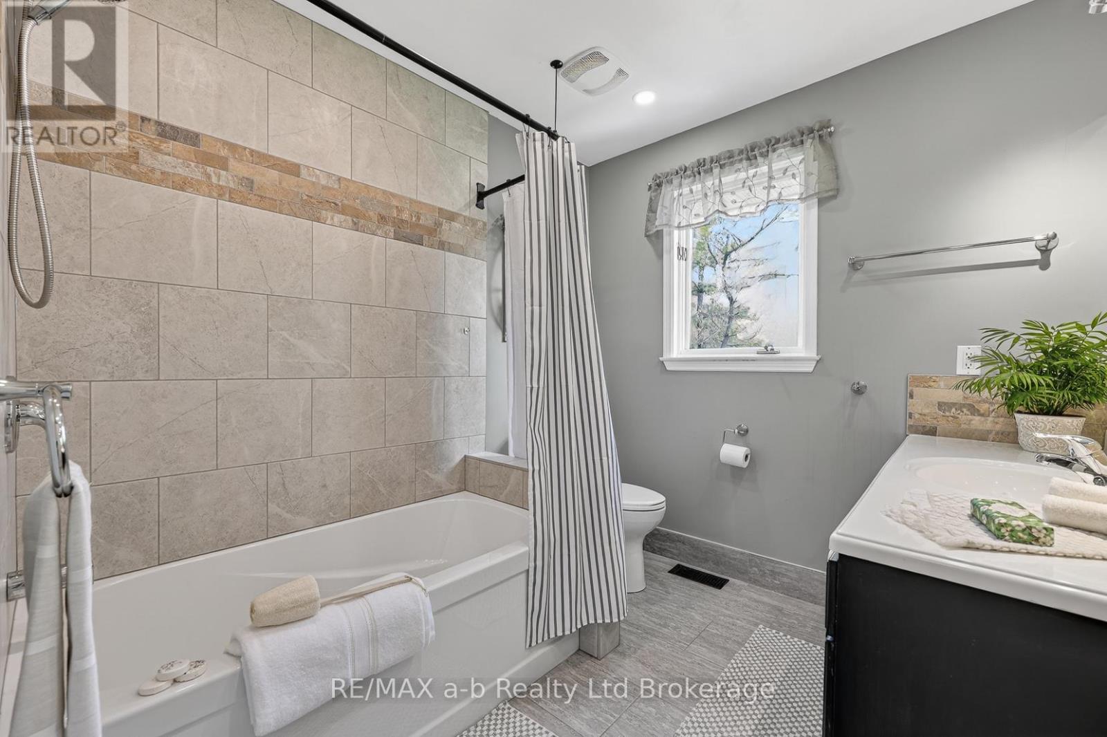 403745 Union Road, Ingersoll, Ontario N5C 3J7 - Photo 27 - X13676618