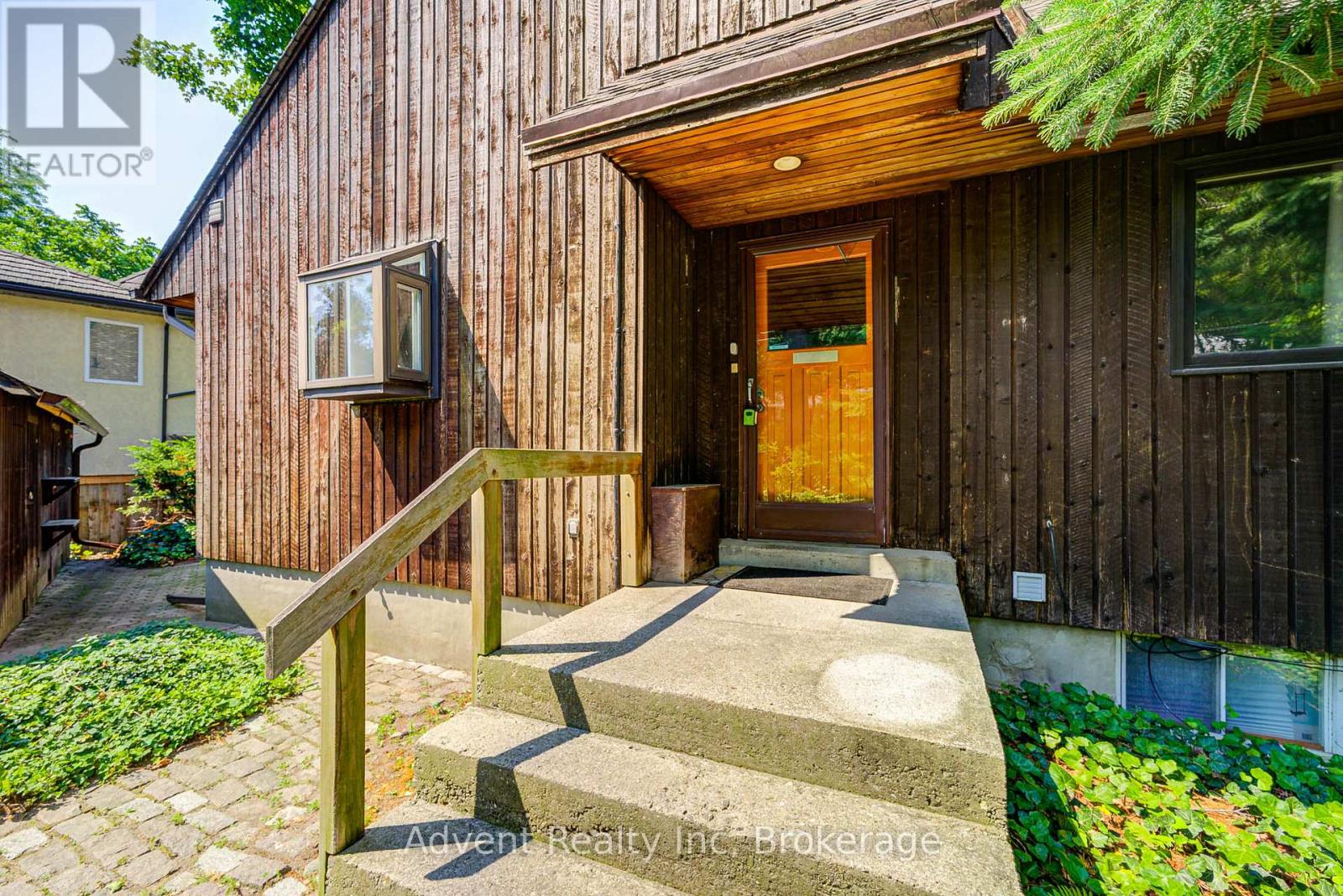 74 Don River Boulevard, Toronto, Ontario  M2N 2M9 - Photo 3 - C13676208