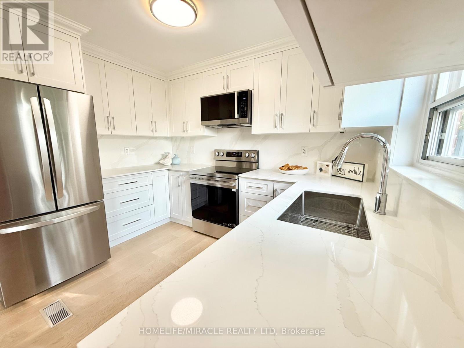 2464 Brookhurst Road, Mississauga, Ontario  L5J 1R3 - Photo 5 - W13675512