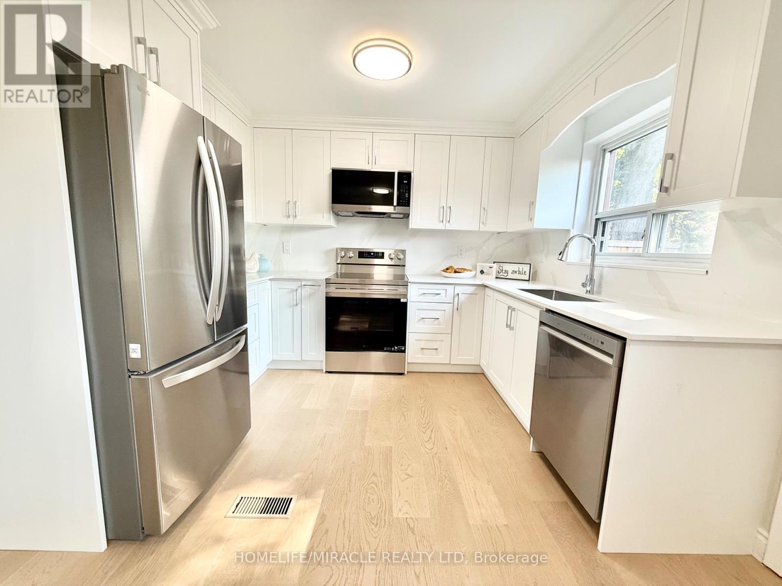 2464 Brookhurst Road, Mississauga, Ontario  L5J 1R3 - Photo 6 - W13675512