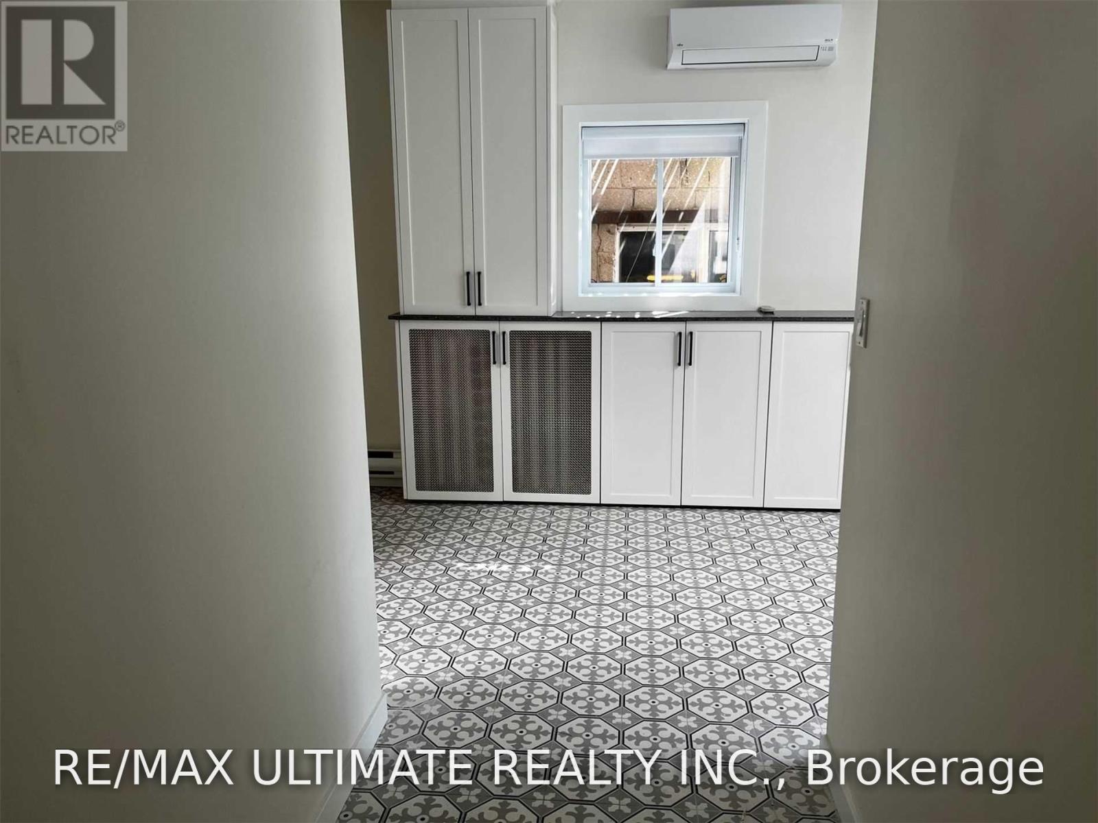 1065b St Clair Avenue W, Toronto, Ontario  M6E 1A6 - Photo 13 - C13676484