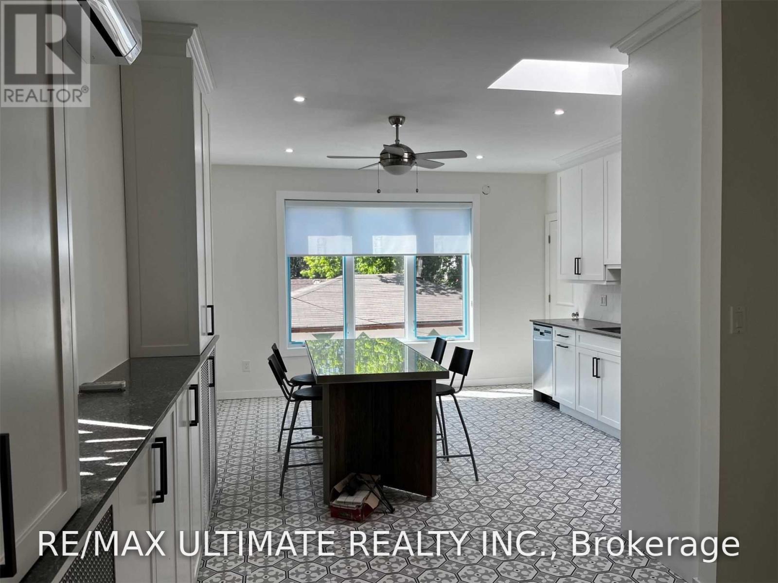 1065b St Clair Avenue W, Toronto, Ontario  M6E 1A6 - Photo 14 - C13676484