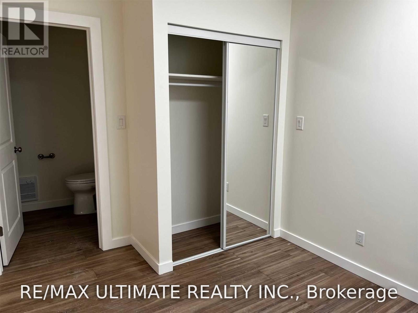 1065b St Clair Avenue W, Toronto, Ontario  M6E 1A6 - Photo 16 - C13676484