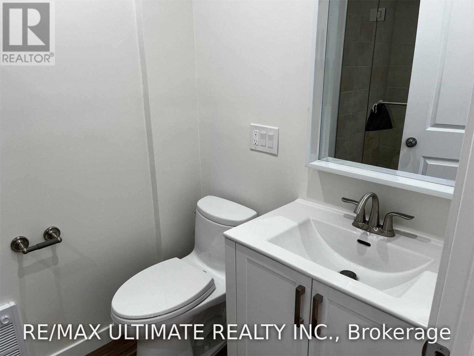 1065b St Clair Avenue W, Toronto, Ontario  M6E 1A6 - Photo 17 - C13676484