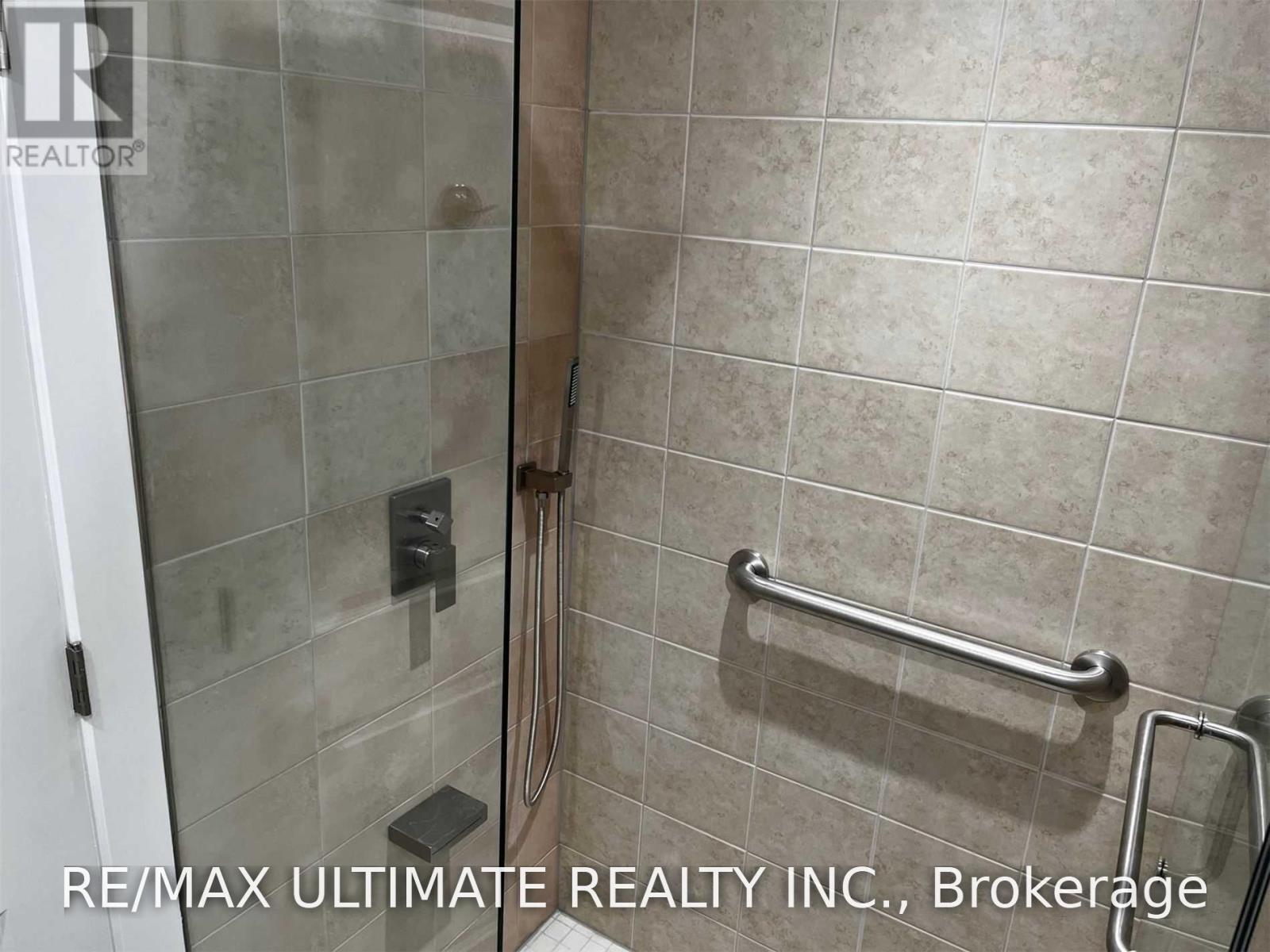 1065b St Clair Avenue W, Toronto, Ontario  M6E 1A6 - Photo 19 - C13676484