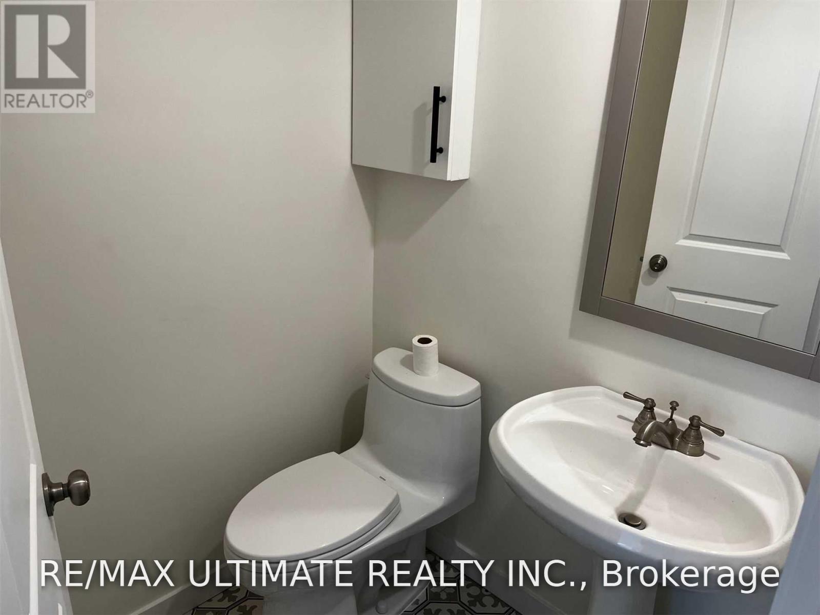 1065b St Clair Avenue W, Toronto, Ontario  M6E 1A6 - Photo 22 - C13676484