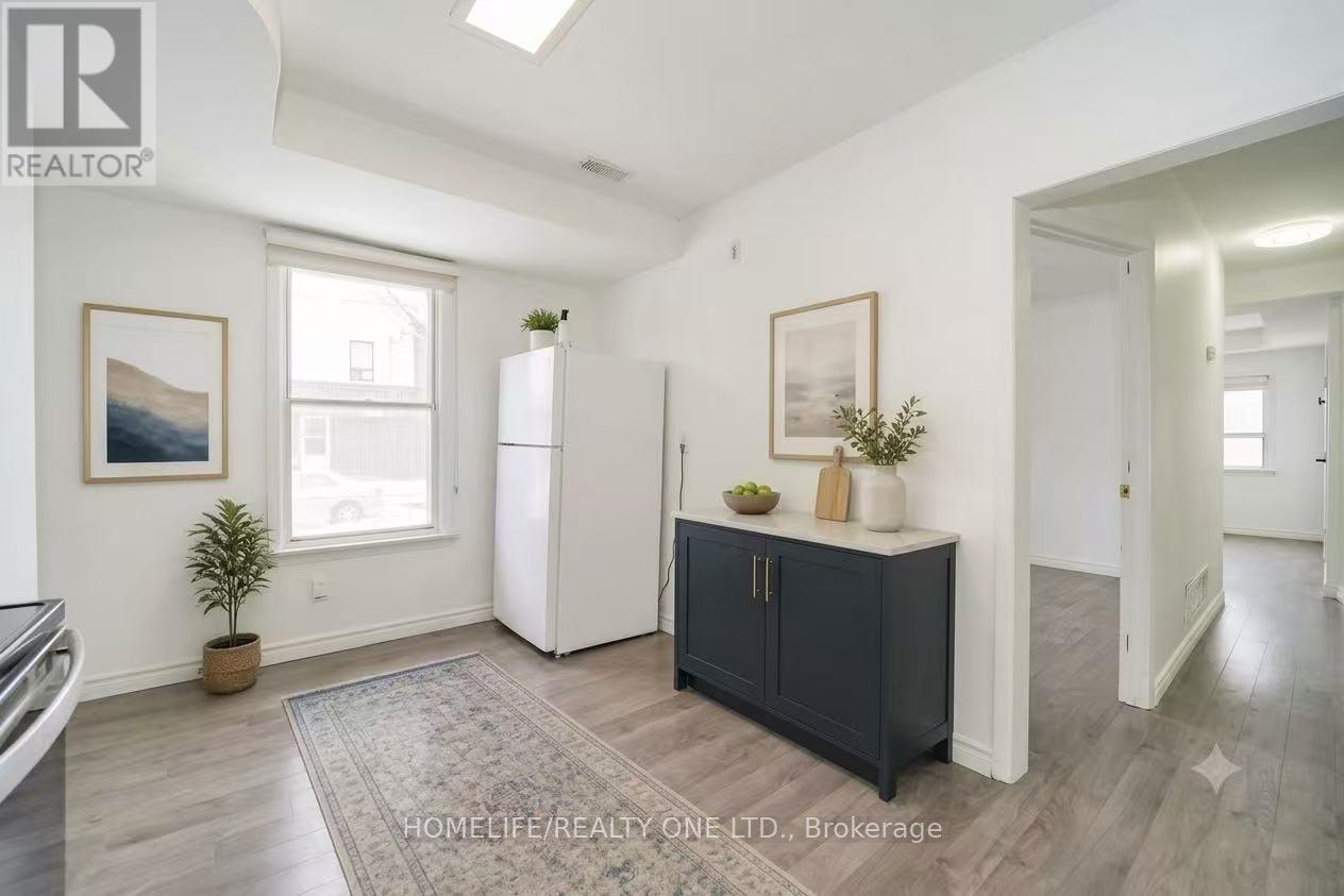 104 Benson Avenue, Toronto, Ontario  M6G 2J1 - Photo 10 - C13676500