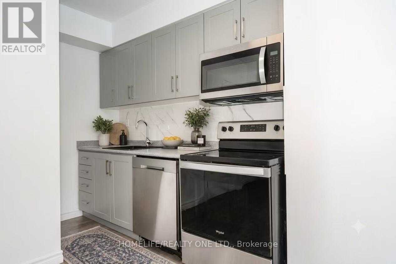 104 Benson Avenue, Toronto, Ontario  M6G 2J1 - Photo 8 - C13676500