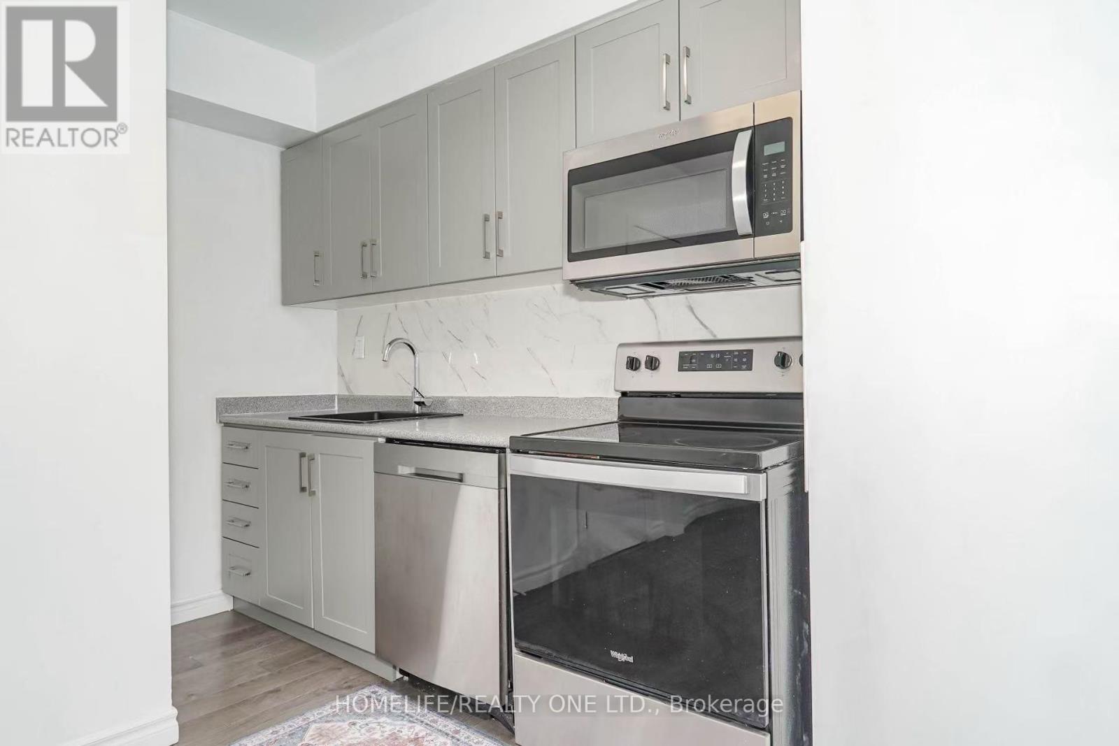 104 Benson Avenue, Toronto, Ontario  M6G 2J1 - Photo 9 - C13676500