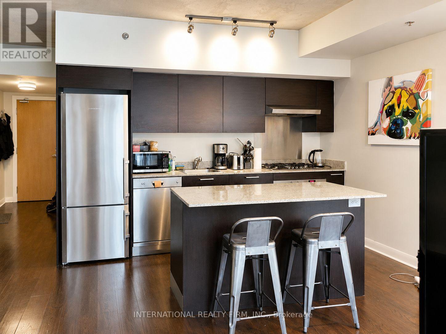 504 - 375 KING STREET W