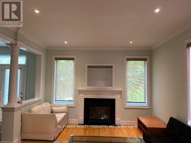 12 Preakness Drive, Toronto, Ontario  M3B 3S1 - Photo 4 - C13676576