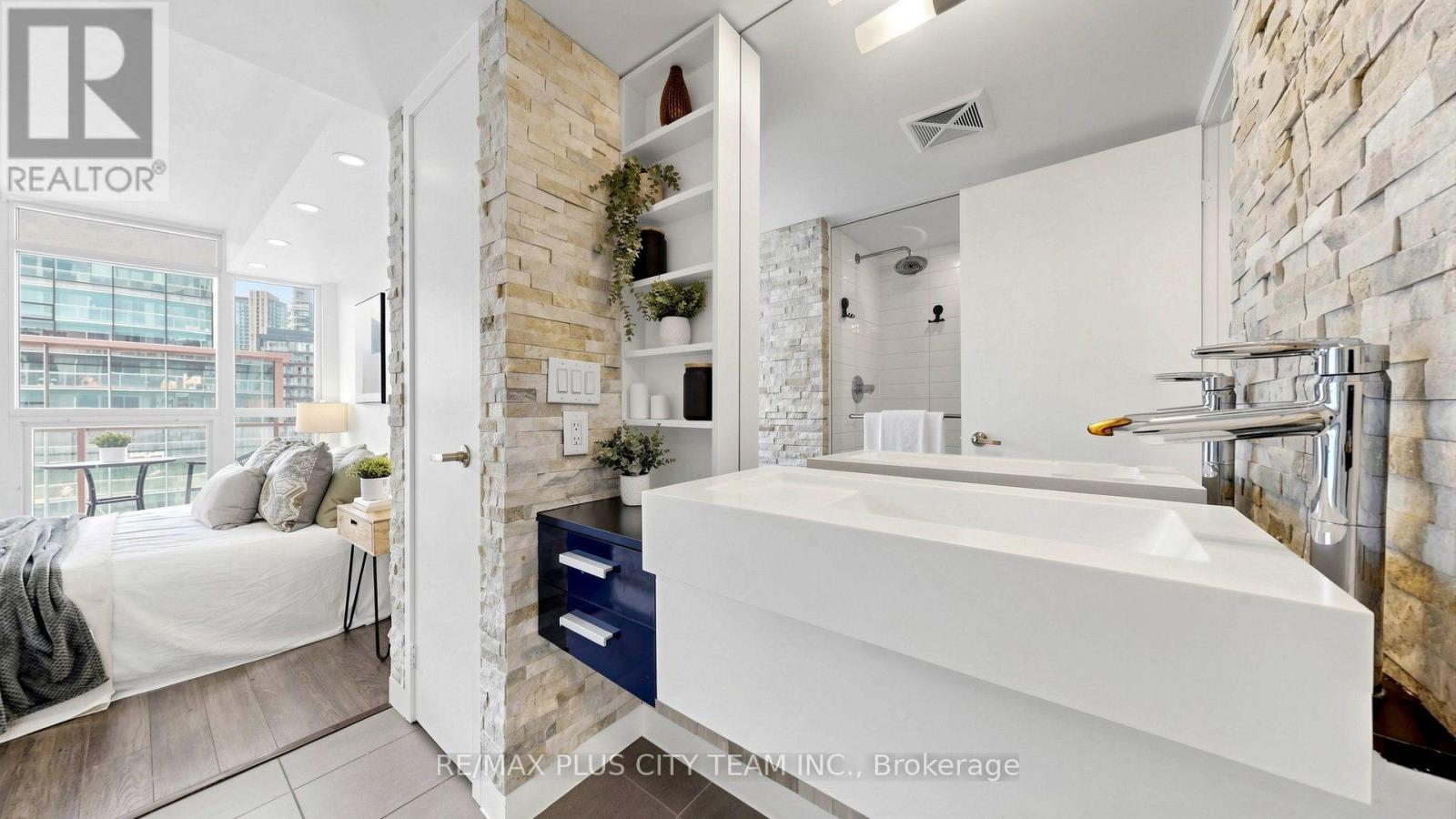 1103 - 38 Dan Leckie Way, Toronto, Ontario  M5V 2V6 - Photo 14 - C13676600