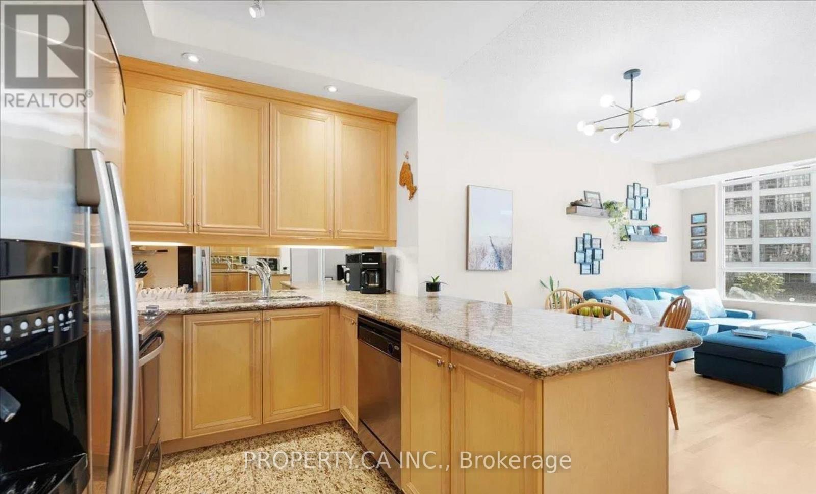 327 - 628 Fleet Street, Toronto, Ontario  M5V 1A8 - Photo 2 - C13676640