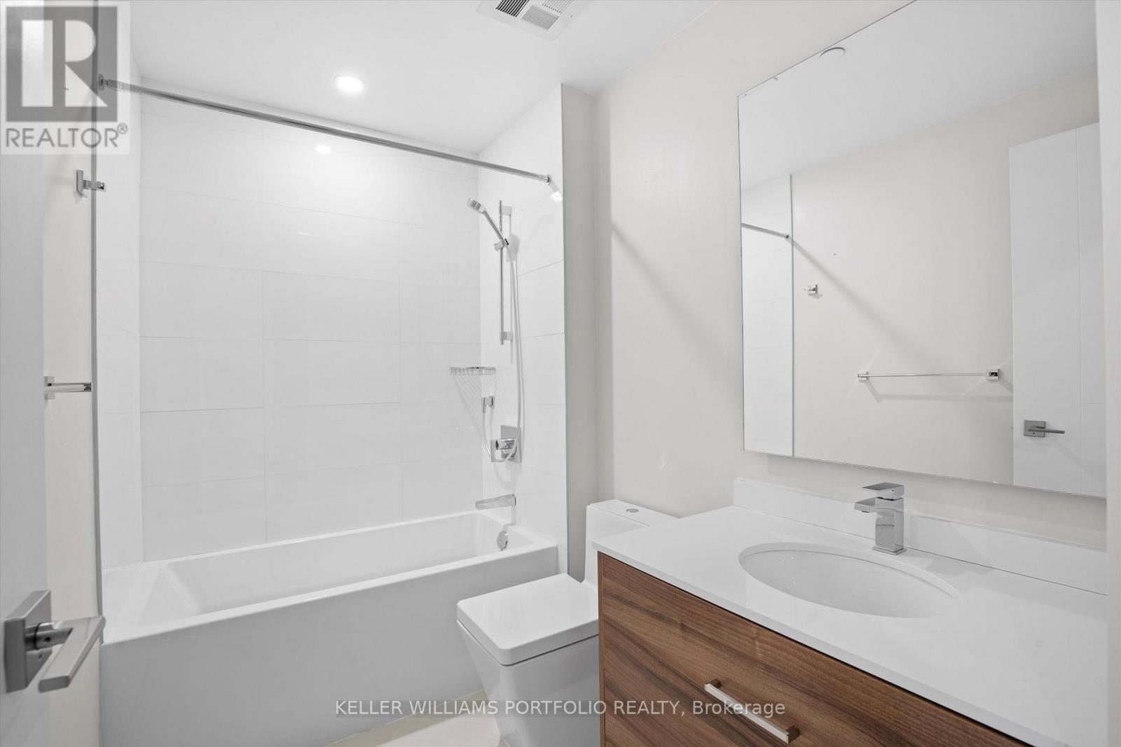 2408 - 488 University Avenue, Toronto, Ontario  M5G 0C1 - Photo 10 - C13676650