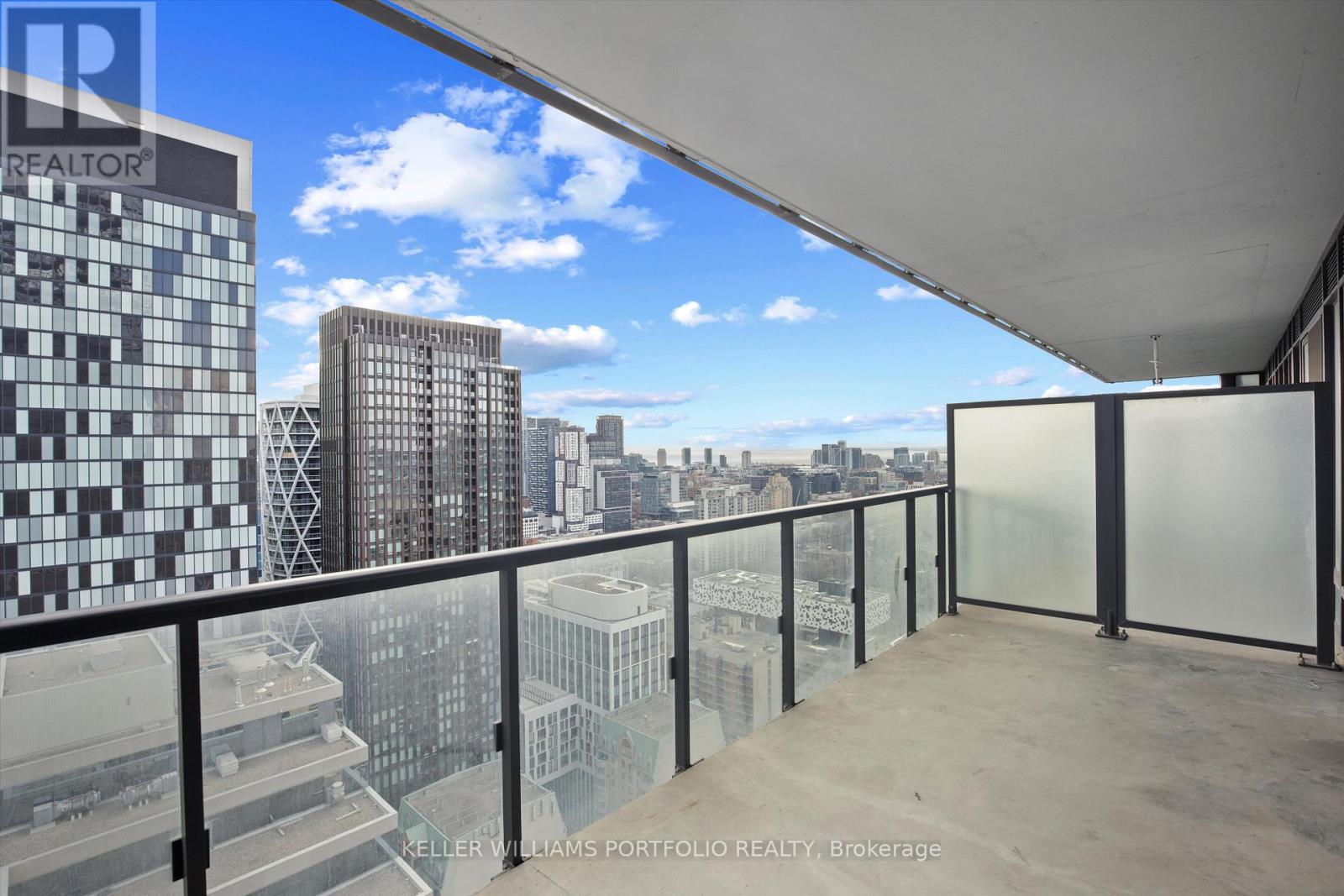 2408 - 488 University Avenue, Toronto, Ontario  M5G 0C1 - Photo 11 - C13676650
