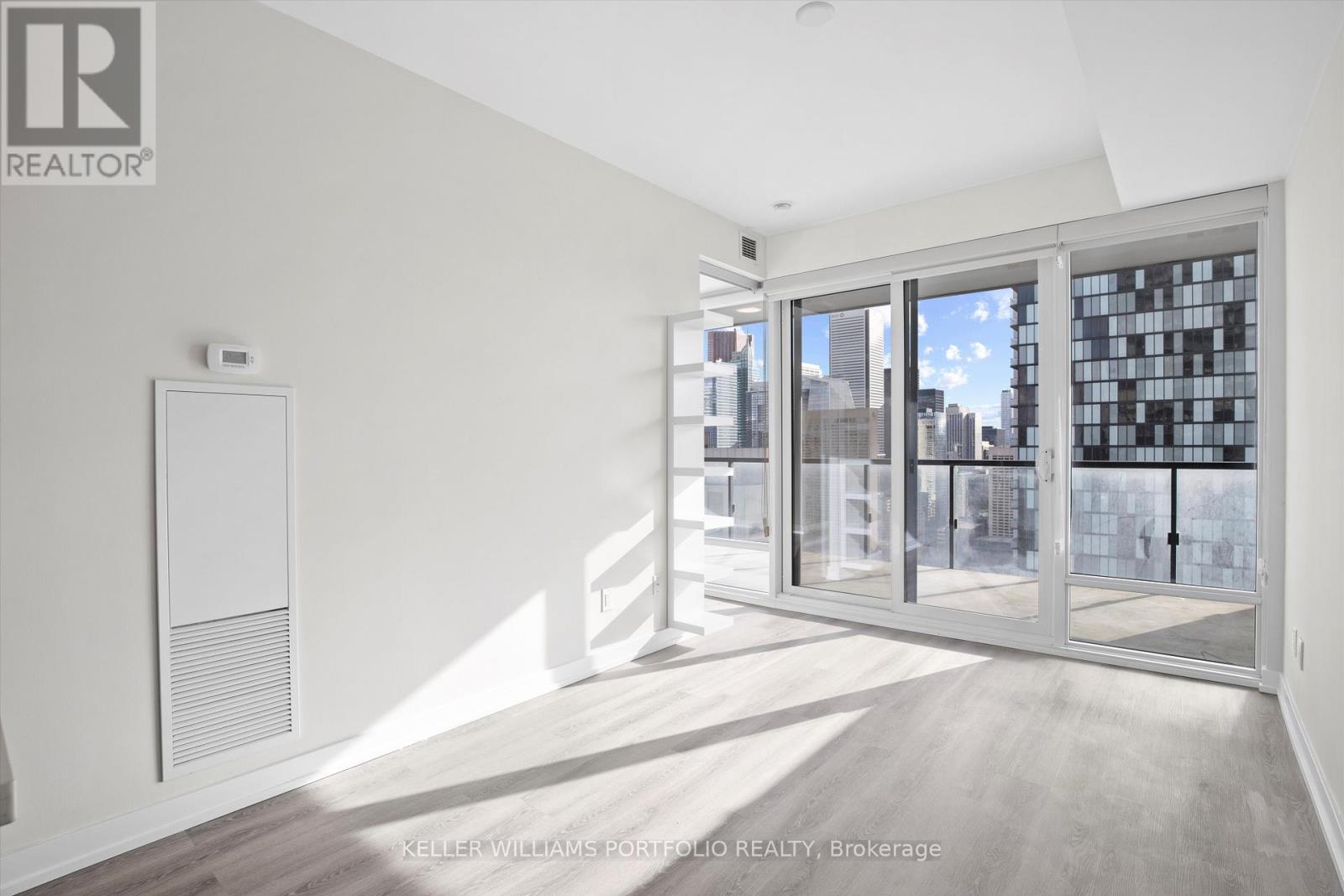 2408 - 488 University Avenue, Toronto, Ontario  M5G 0C1 - Photo 4 - C13676650