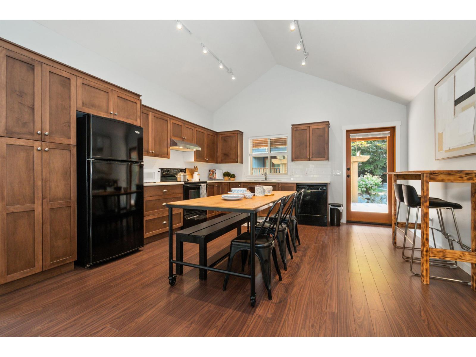 1835 Cherry Tree Lane, Cultus Lake South, Lindell Beach, British Columbia  V2R 0E1 - Photo 3 - R3155825