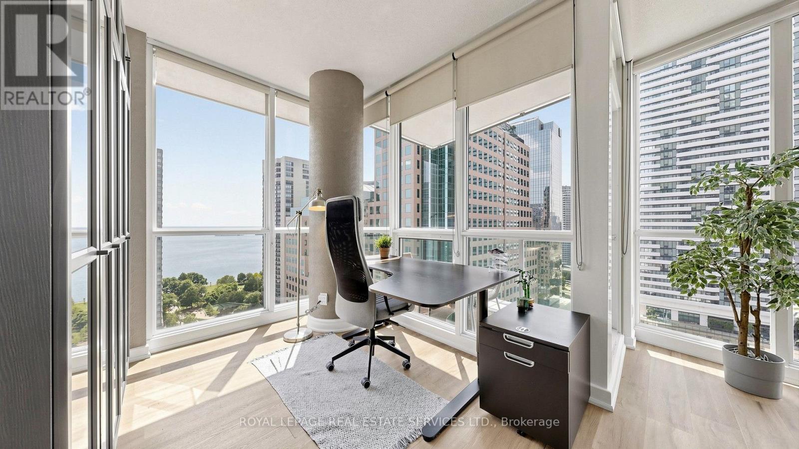 2212 - 33 Bay Street, Toronto, Ontario  M5J 2Z3 - Photo 17 - C13676730