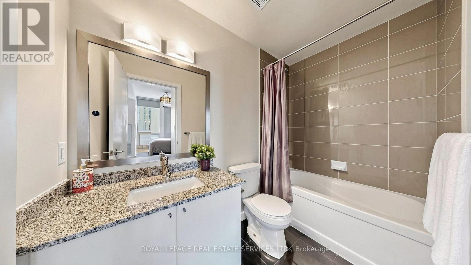 2212 - 33 Bay Street, Toronto, Ontario  M5J 2Z3 - Photo 27 - C13676730