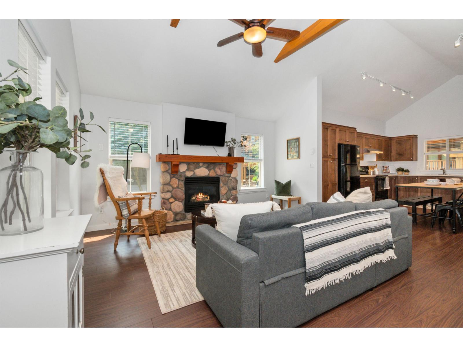 1835 Cherry Tree Lane, Cultus Lake South, Lindell Beach, British Columbia  V2R 0E1 - Photo 8 - R3155825