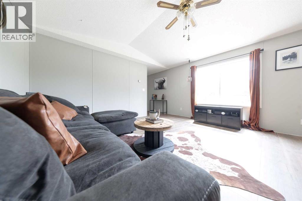 210 1 Street E, Lashburn, Saskatchewan  S0M 1H0 - Photo 7 - A2325806