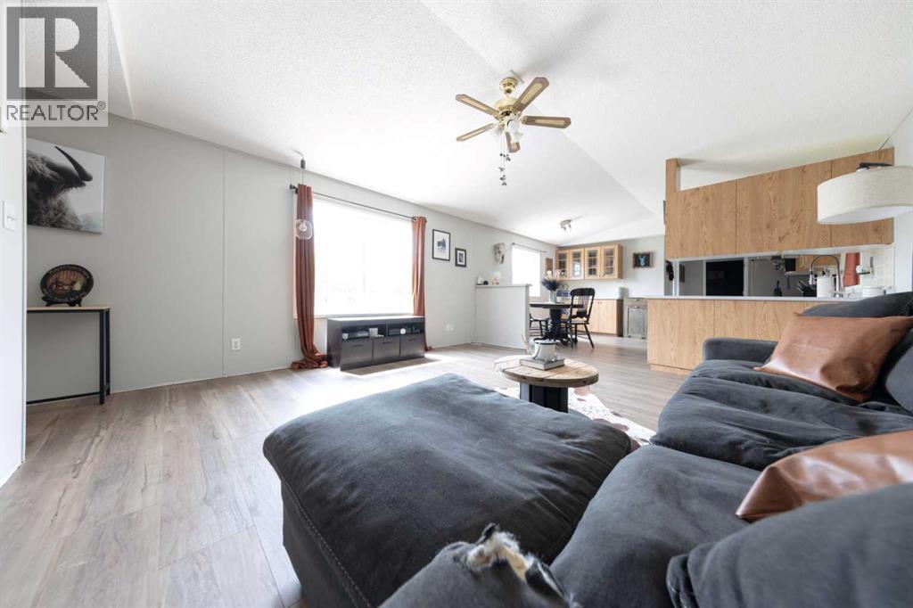 210 1 Street E, Lashburn, Saskatchewan  S0M 1H0 - Photo 6 - A2325806