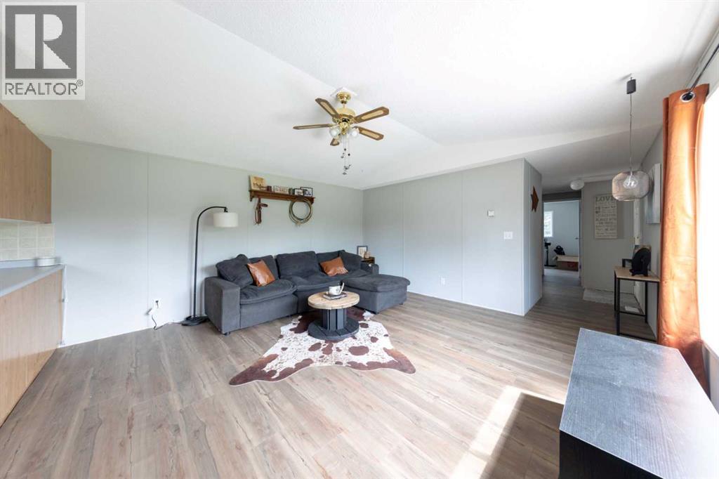 210 1 Street E, Lashburn, Saskatchewan  S0M 1H0 - Photo 9 - A2325806