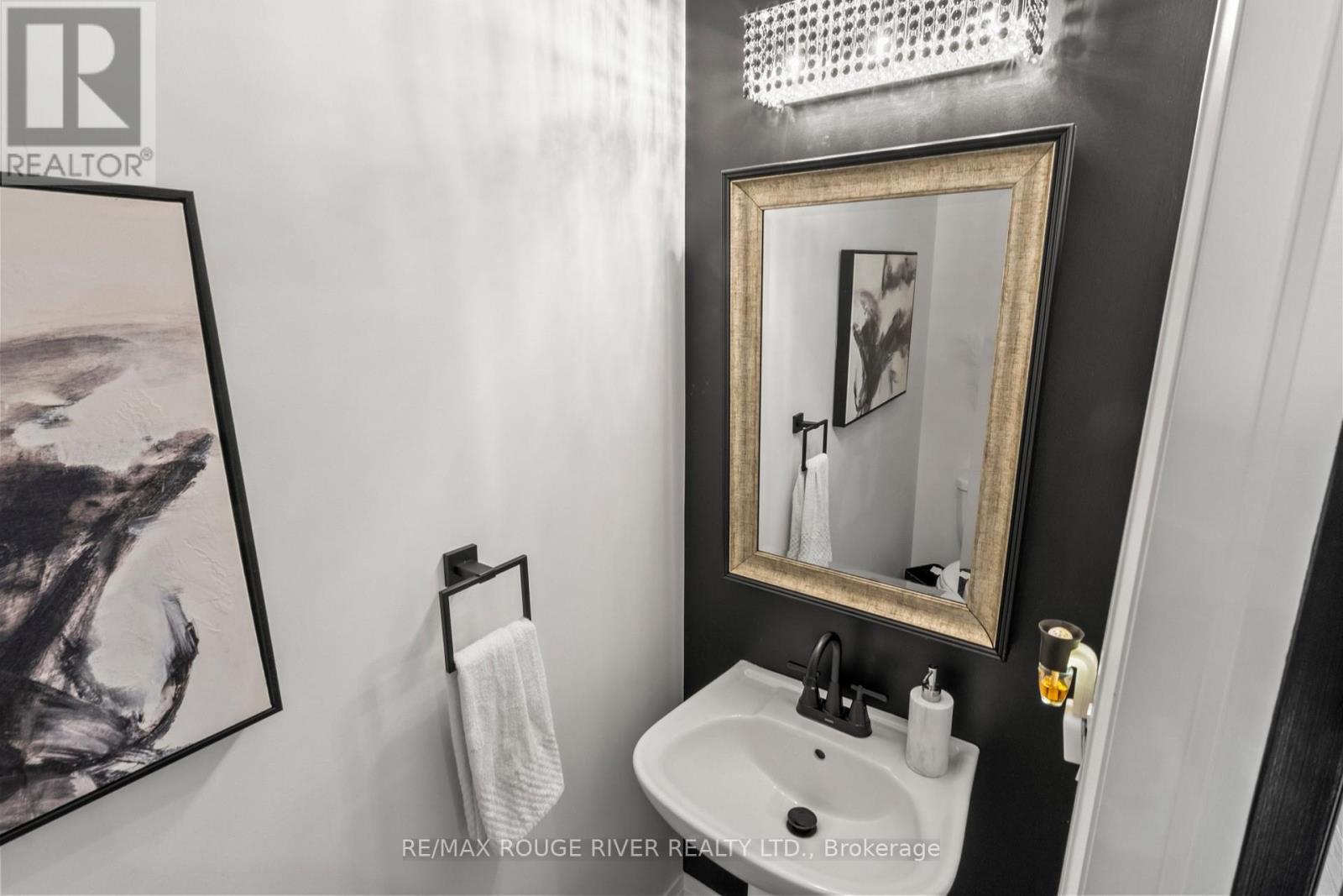 24 Waterside Way, Whitby, Ontario  L1N 0N1 - Photo 5 - E13676524
