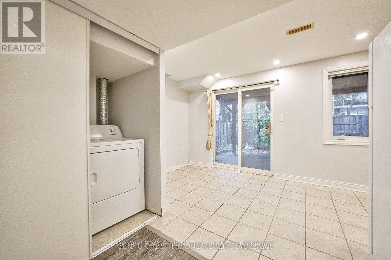 76 Highhill Drive, Toronto, Ontario  M1T 1N7 - Photo 6 - E13676608