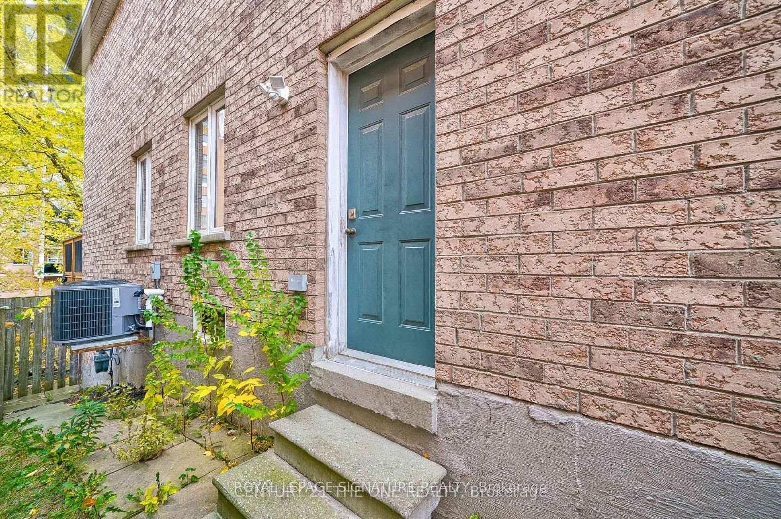 76 Highhill Drive, Toronto, Ontario  M1T 1N7 - Photo 7 - E13676608
