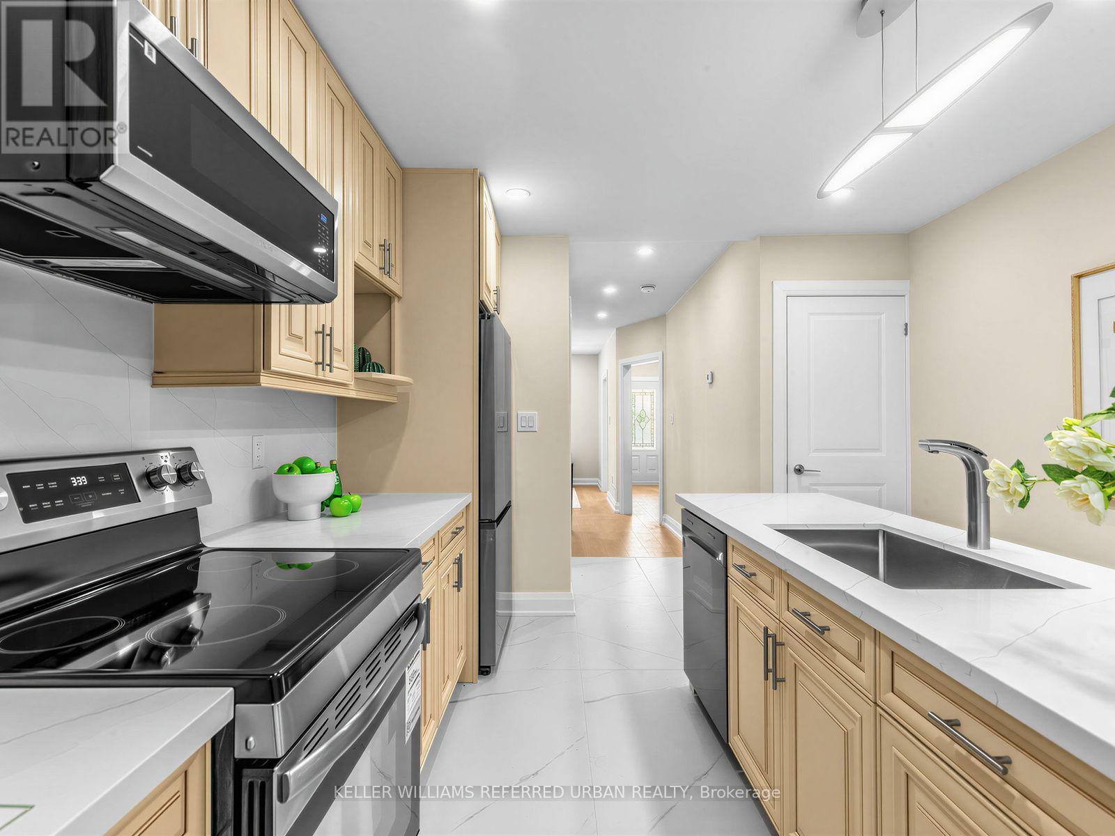 968 Eastern Avenue, Toronto, Ontario  M4L 1A6 - Photo 10 - E13676686