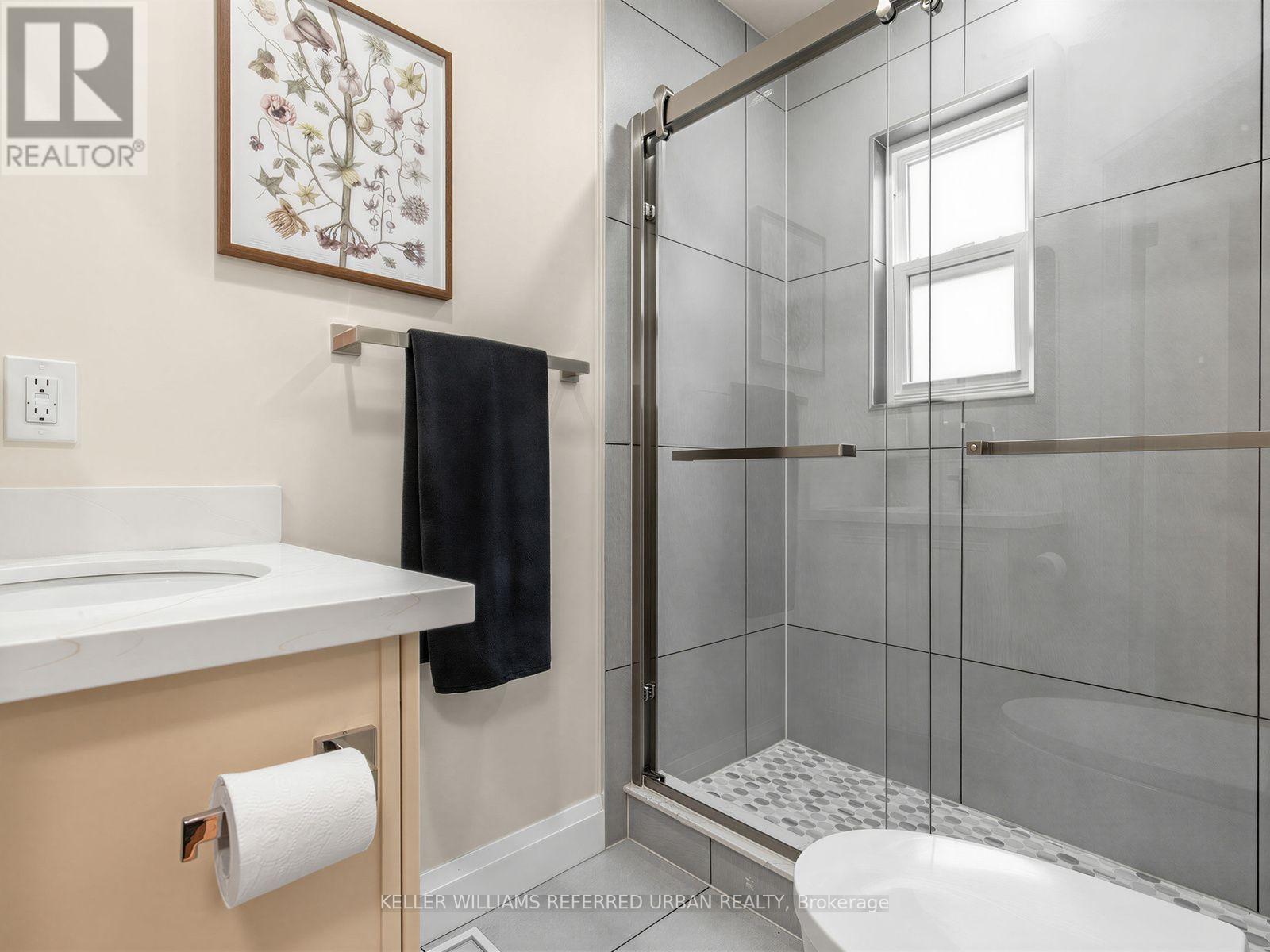 968 Eastern Avenue, Toronto, Ontario  M4L 1A6 - Photo 15 - E13676686