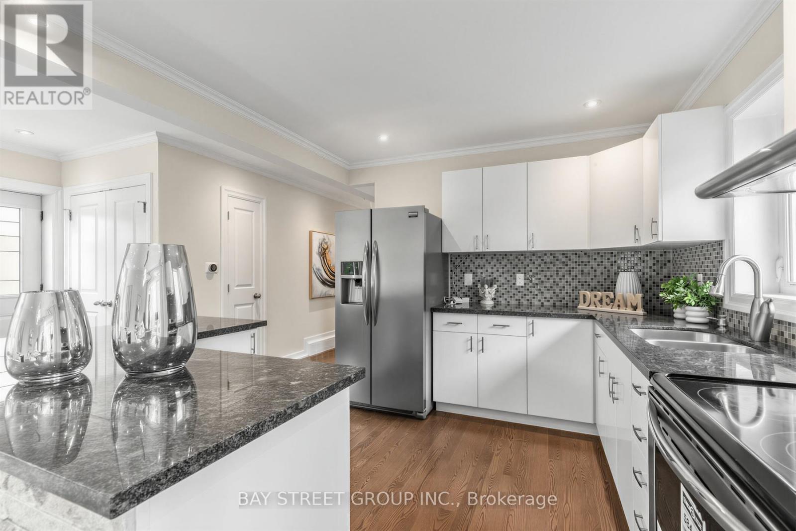 47 Haileybury Drive, Toronto, Ontario  M1K 4X7 - Photo 9 - E13676688