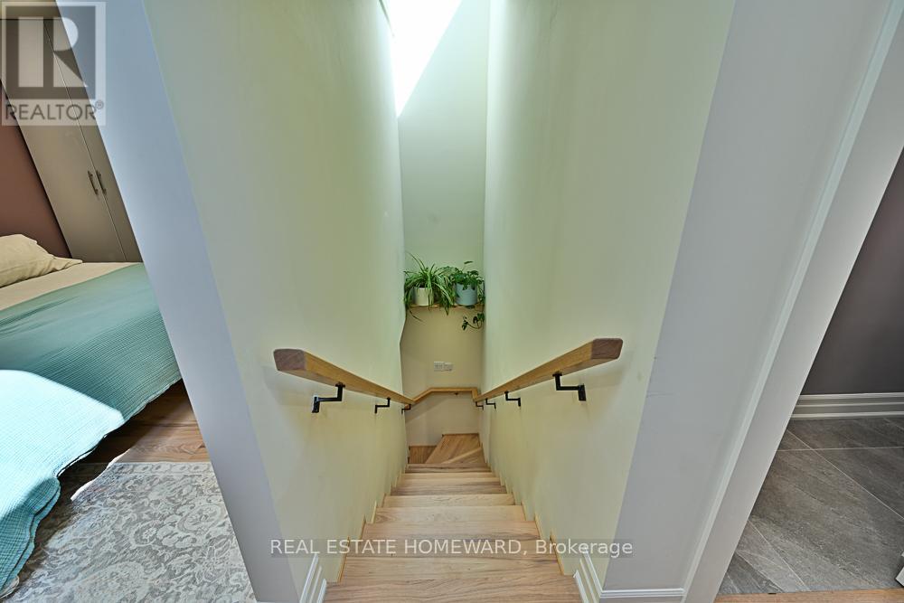 Laneway - 254 Rhodes Avenue, Toronto, Ontario  M4L 3A1 - Photo 18 - E13676704