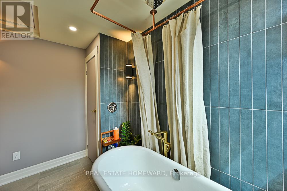 Laneway - 254 Rhodes Avenue, Toronto, Ontario  M4L 3A1 - Photo 36 - E13676704