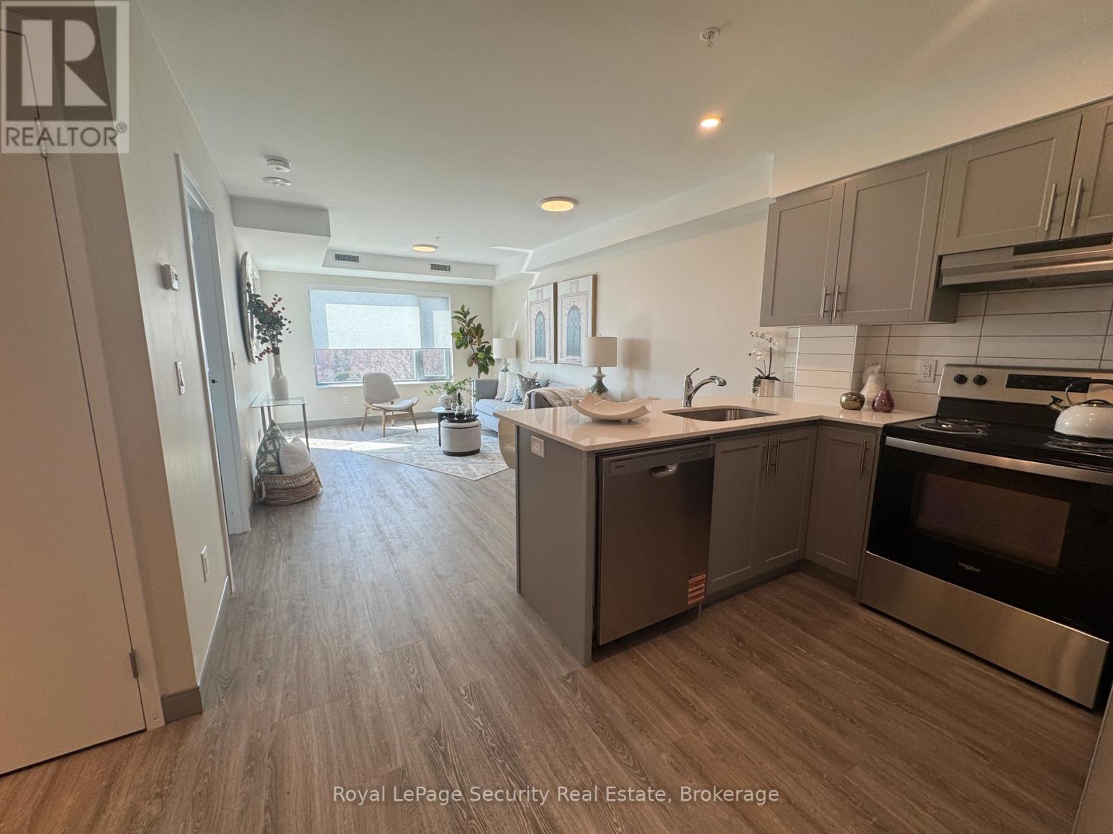 511 - 1015 Innisfil Beach Road, Innisfil, Ontario  L9S 1T3 - Photo 5 - N13676550