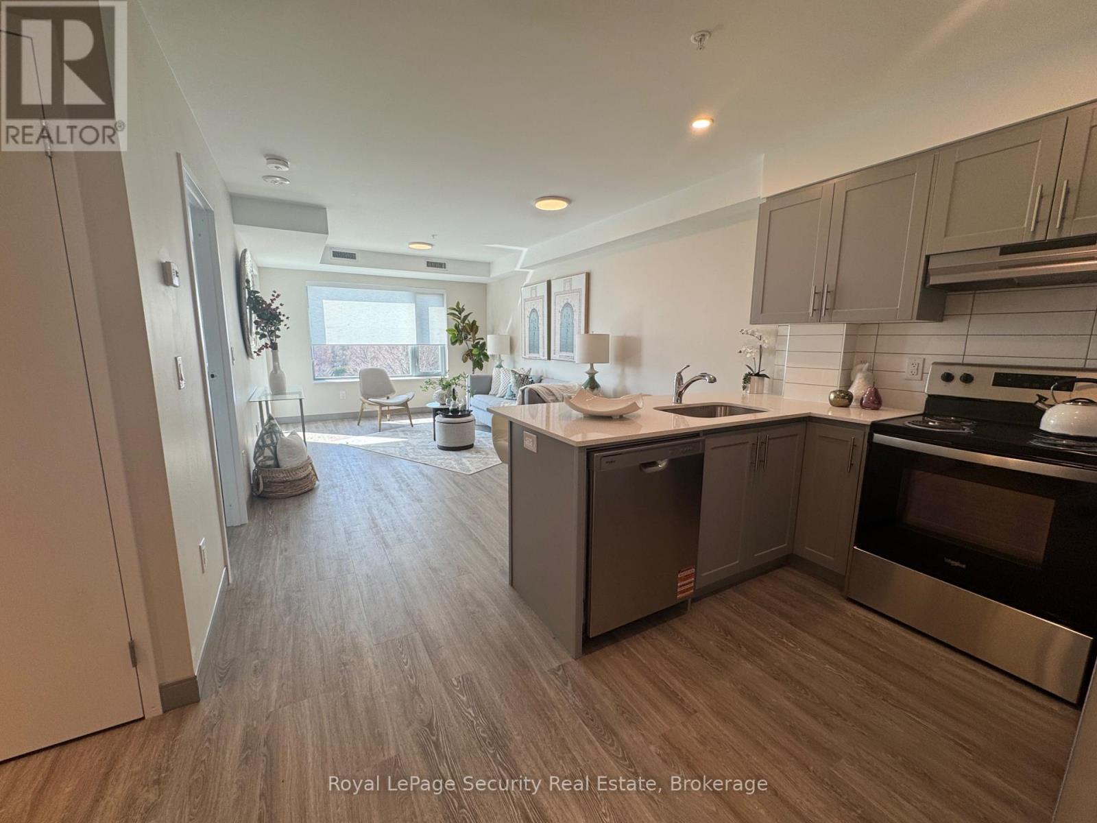 511 - 1015 Innisfil Beach Road, Innisfil, Ontario  L9S 1T3 - Photo 6 - N13676550