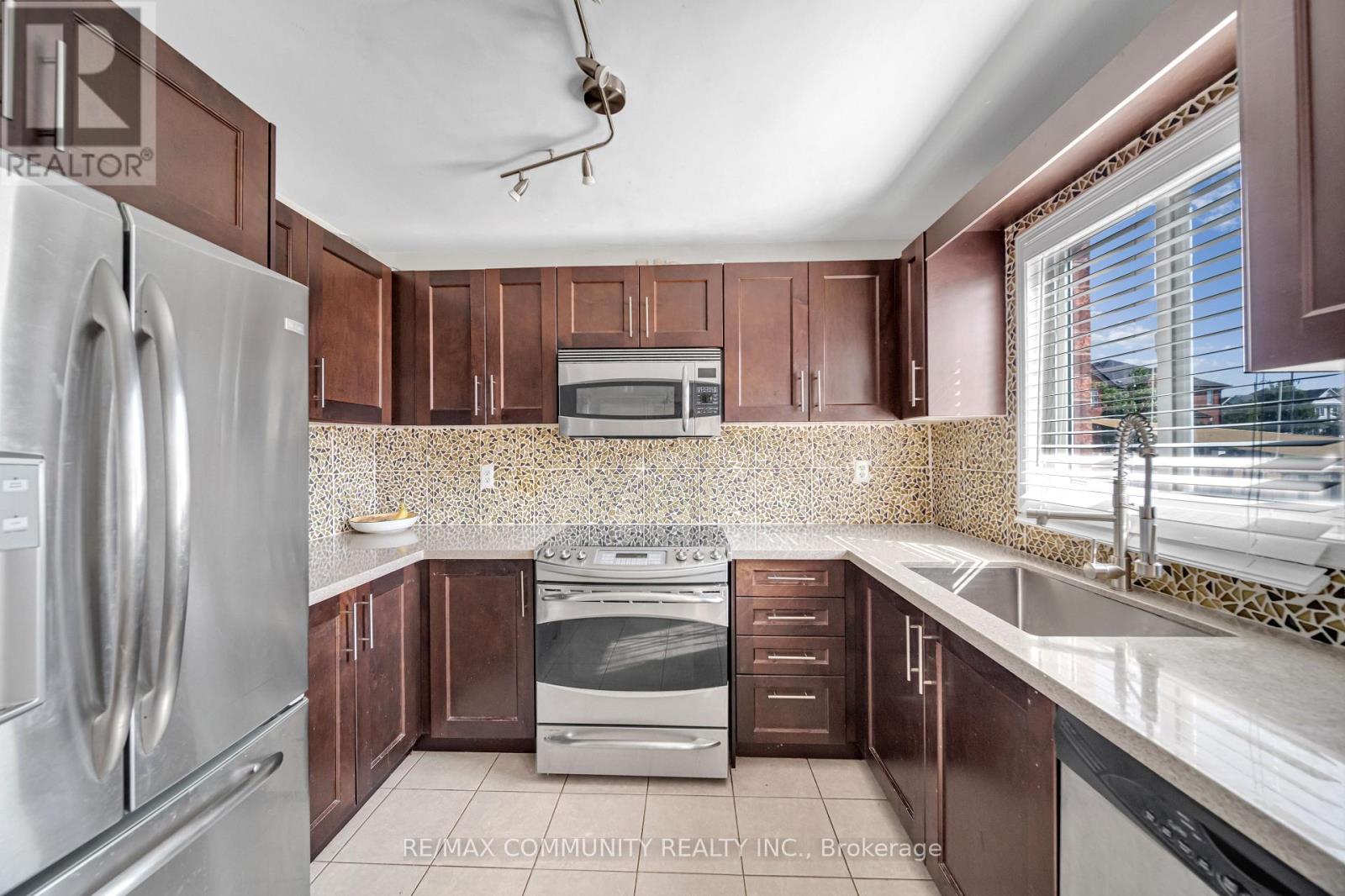 220 Lageer Drive, Whitchurch-Stouffville, Ontario  L4A 0X1 - Photo 14 - N13676656