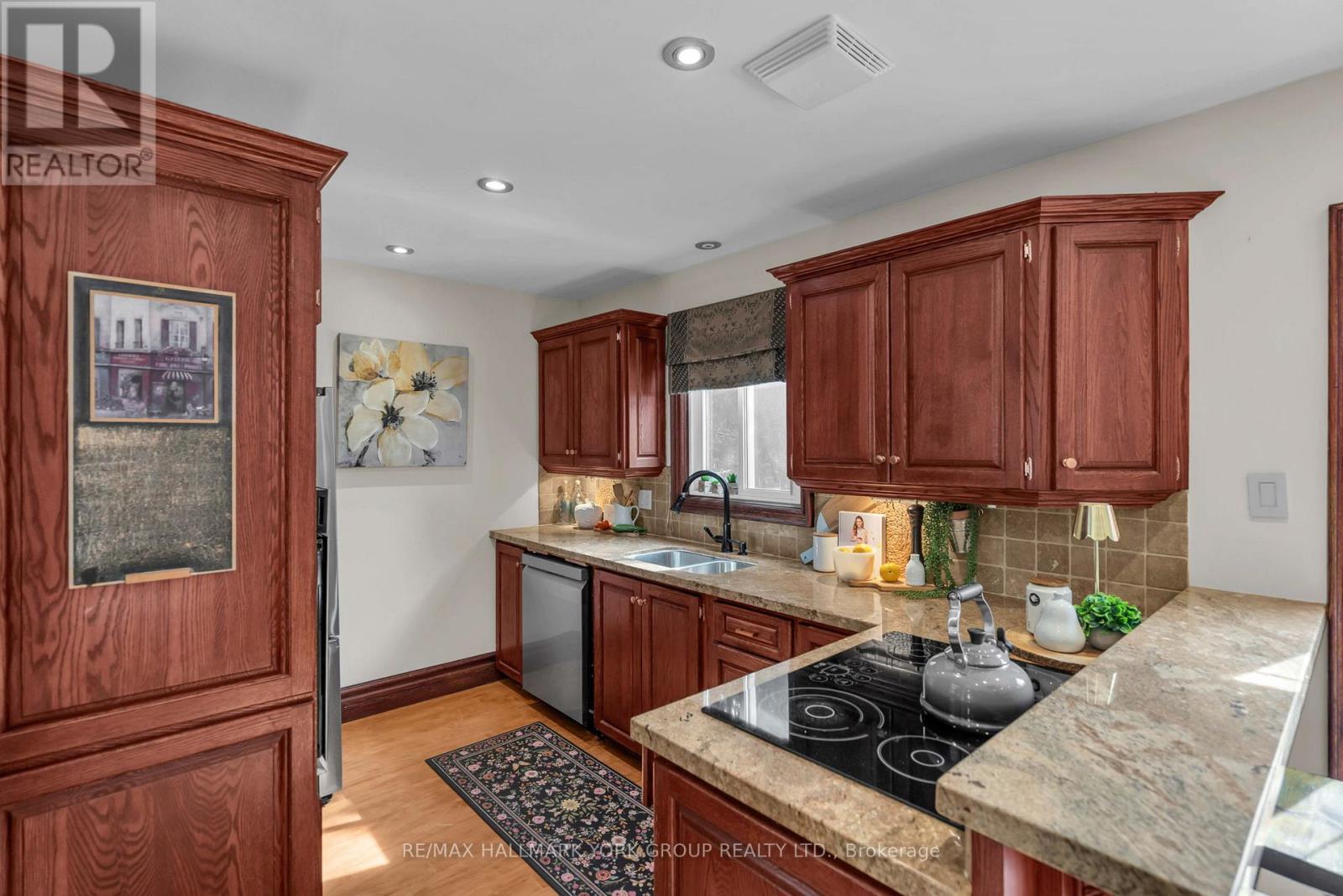 606 Haines Road, Newmarket, Ontario  L3Y 6V5 - Photo 14 - N13676674