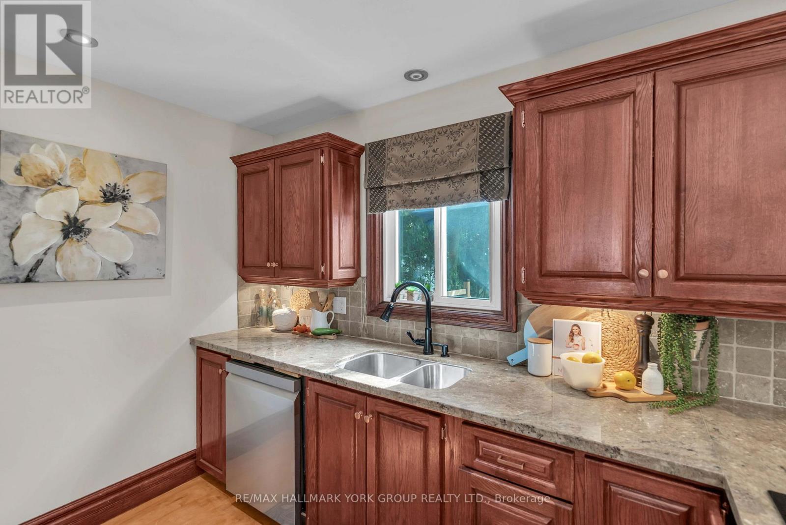 606 Haines Road, Newmarket, Ontario  L3Y 6V5 - Photo 16 - N13676674