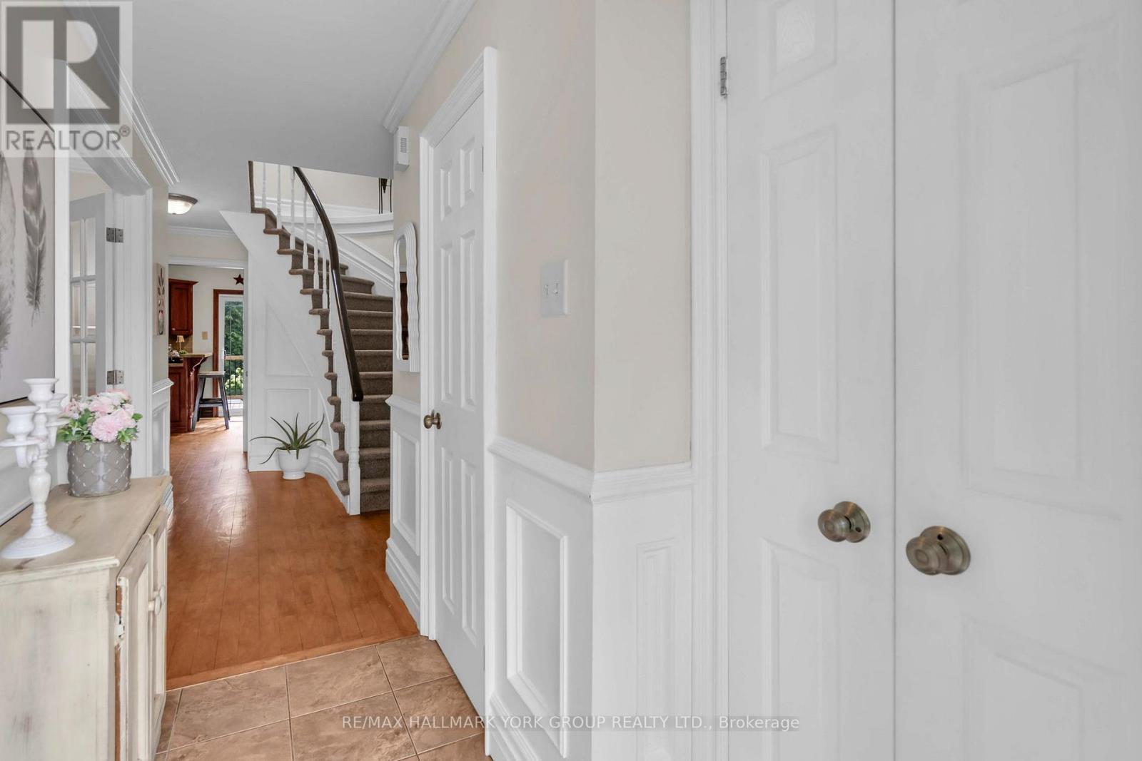 606 Haines Road, Newmarket, Ontario  L3Y 6V5 - Photo 4 - N13676674