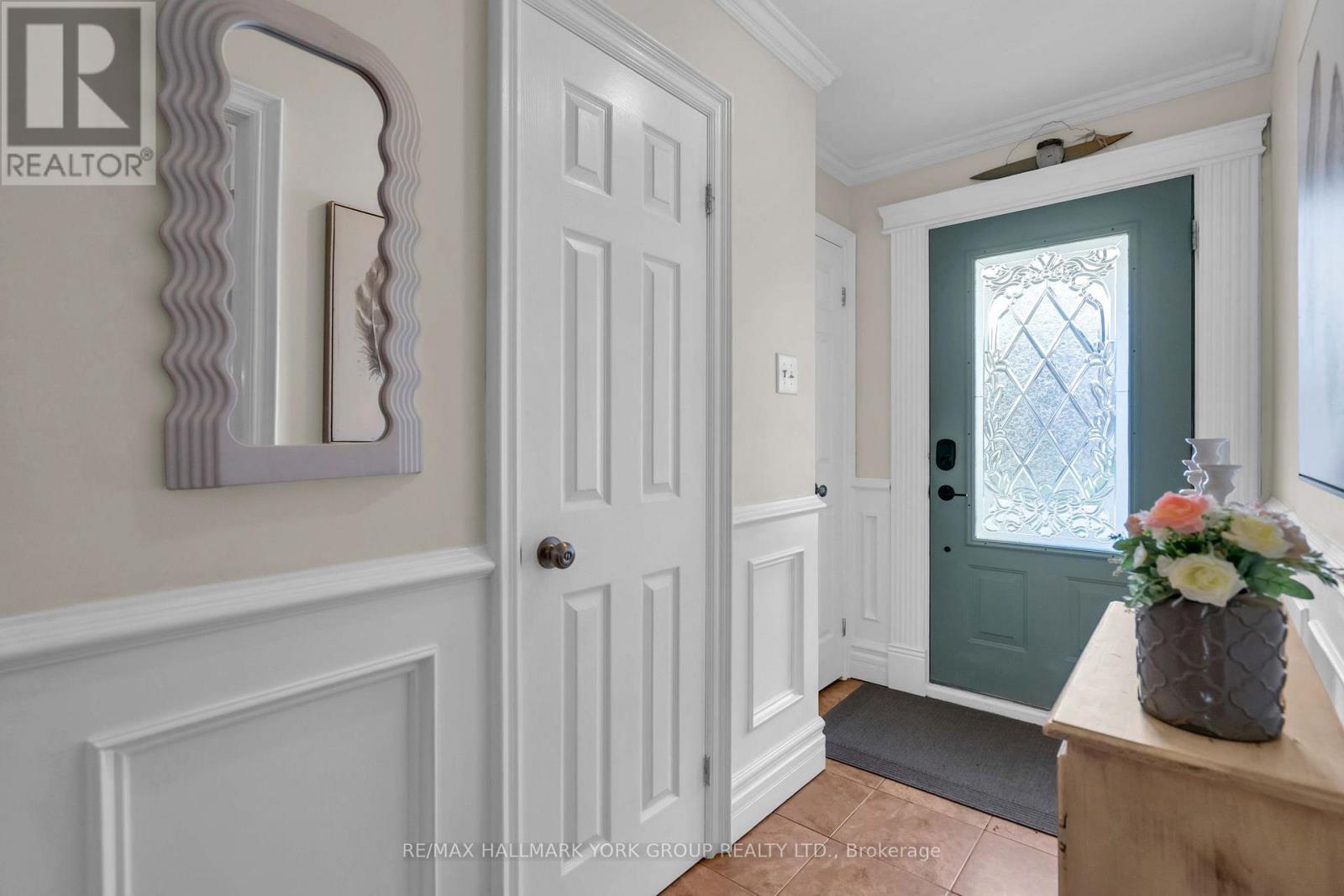 606 Haines Road, Newmarket, Ontario  L3Y 6V5 - Photo 5 - N13676674