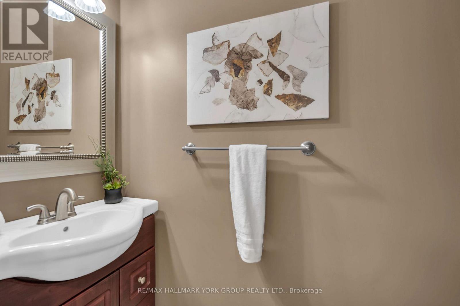 606 Haines Road, Newmarket, Ontario  L3Y 6V5 - Photo 6 - N13676674