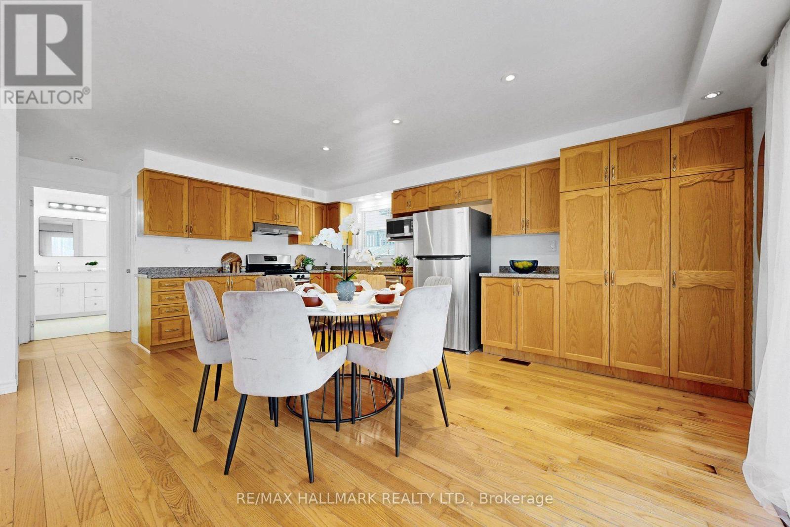 941 Lake Drive N, Georgina, Ontario  L4P 3E9 - Photo 4 - N13676700