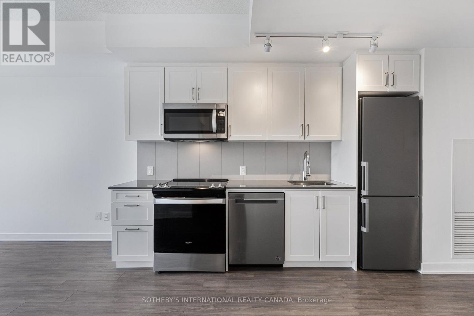 403 - 681 Yonge Street, Barrie, Ontario  L9J 0K1 - Photo 4 - S13676734