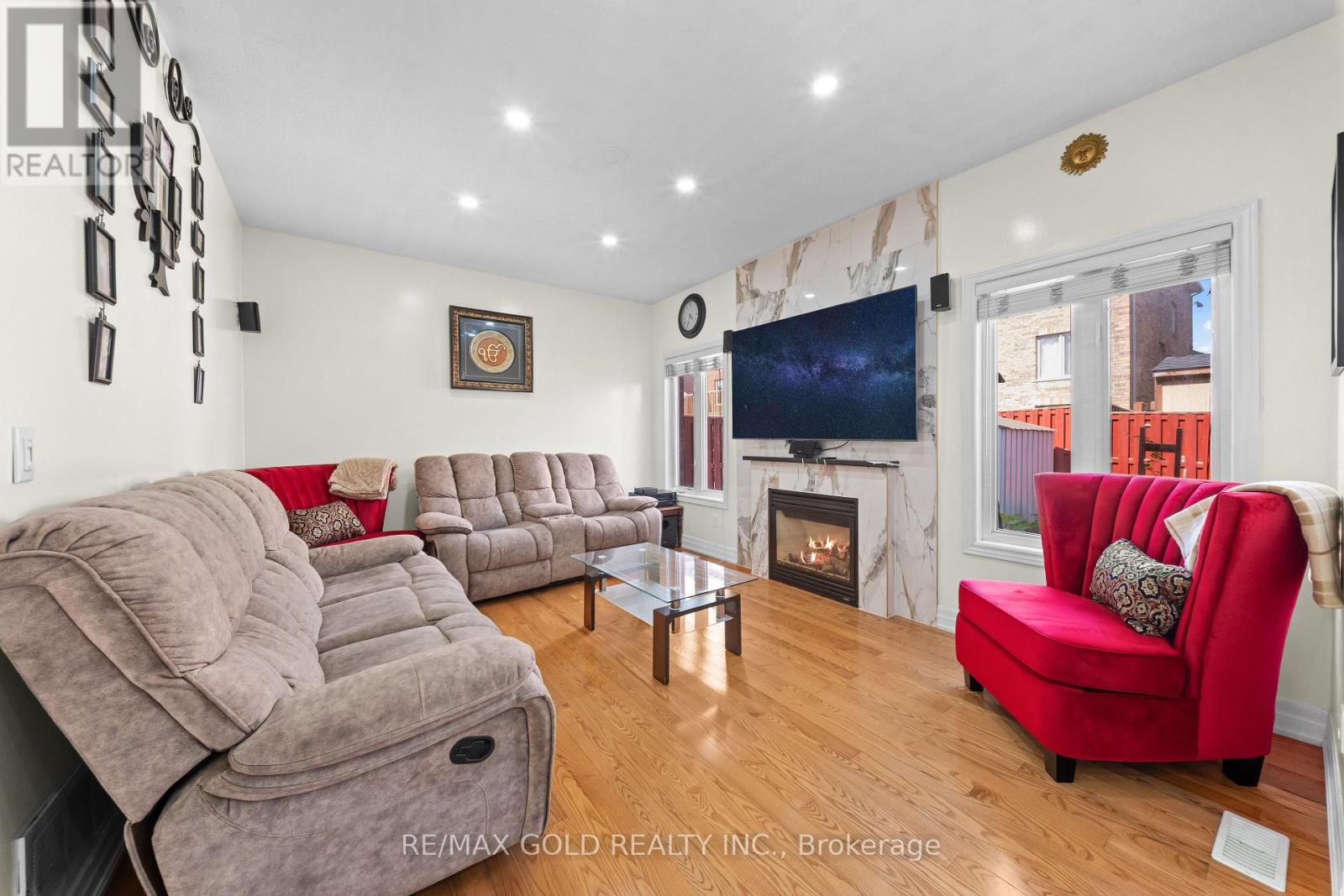 19 Attview Crescent, Brampton, Ontario  L6P 2R5 - Photo 10 - W13676472