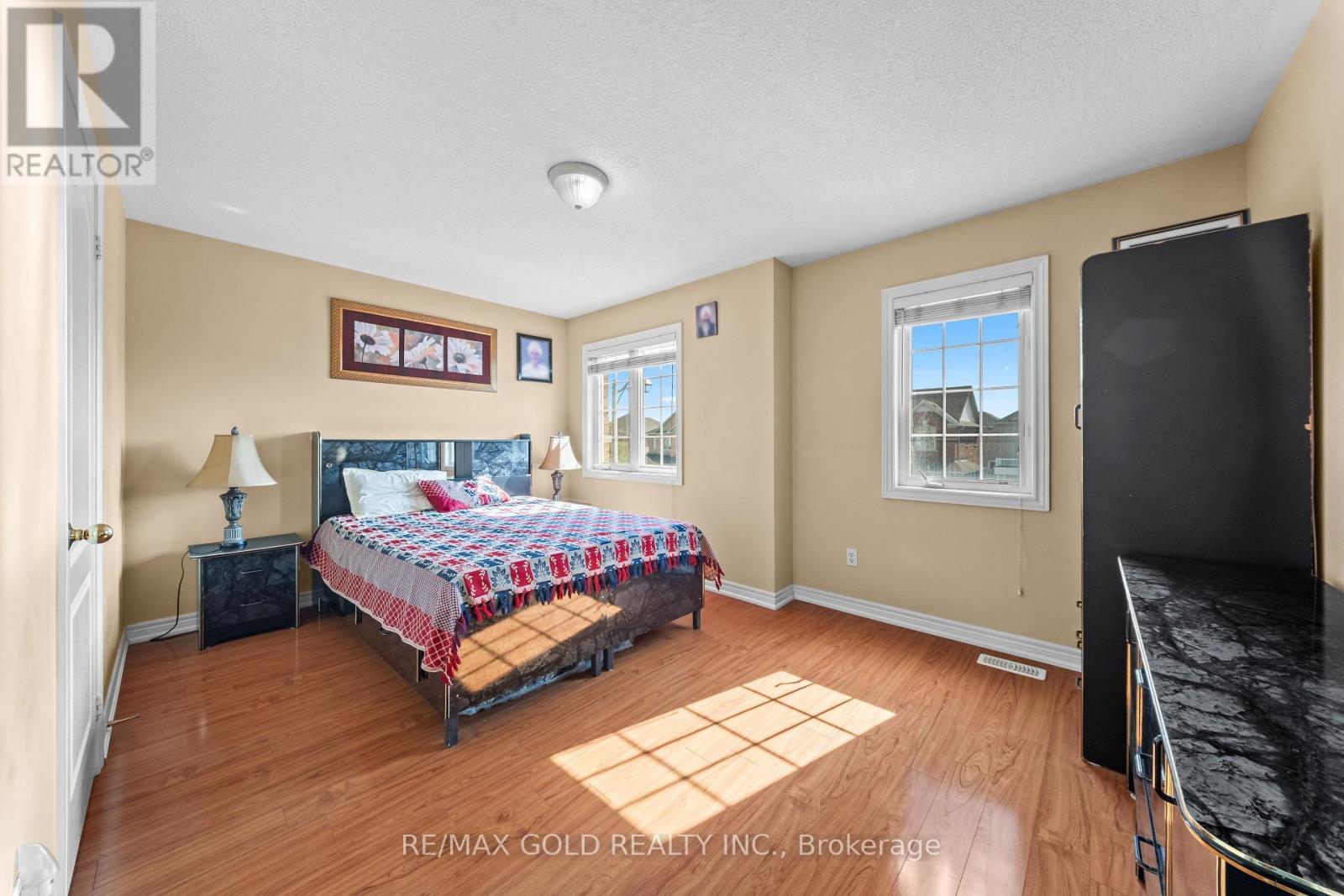 19 Attview Crescent, Brampton, Ontario  L6P 2R5 - Photo 18 - W13676472