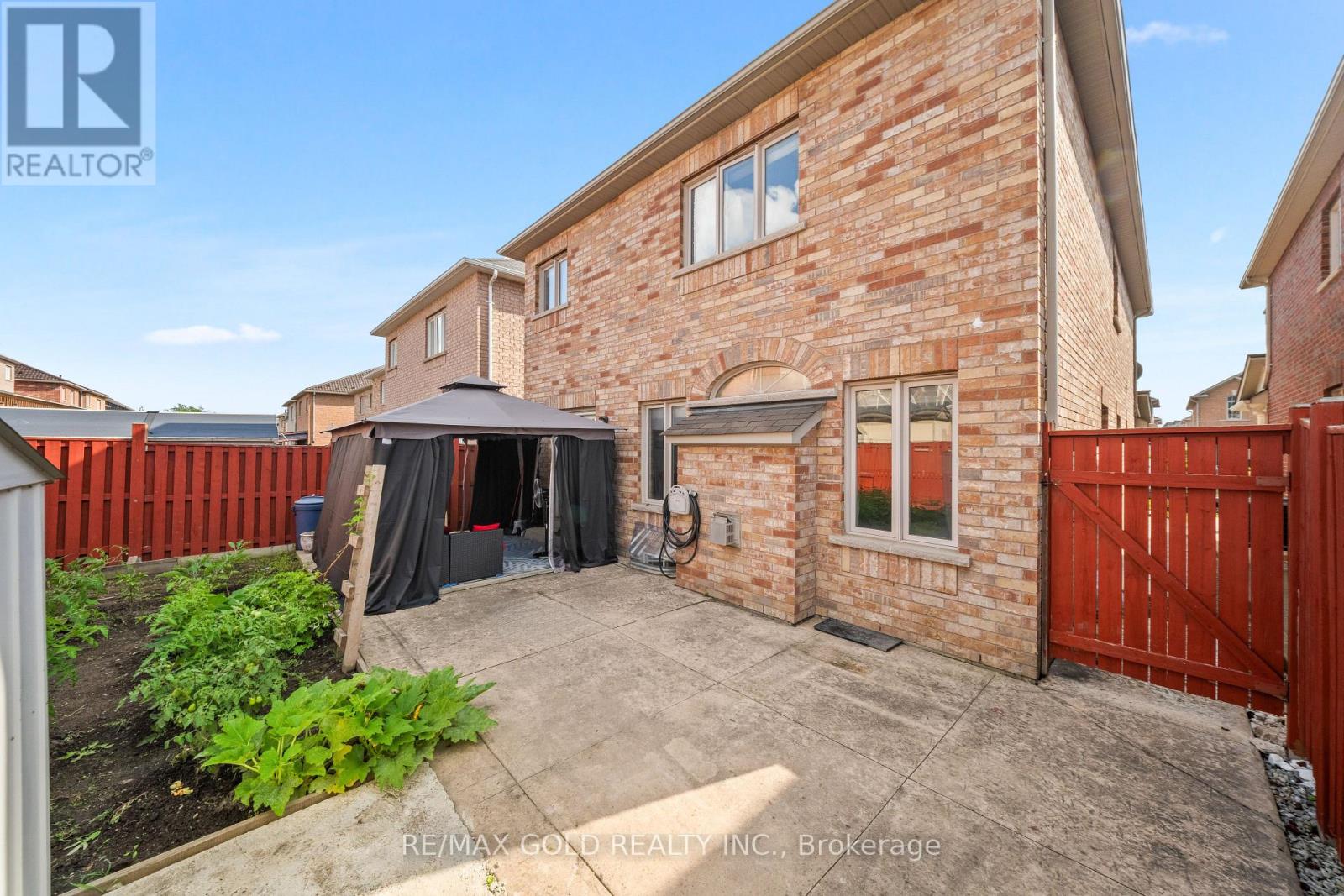 19 Attview Crescent, Brampton, Ontario  L6P 2R5 - Photo 23 - W13676472