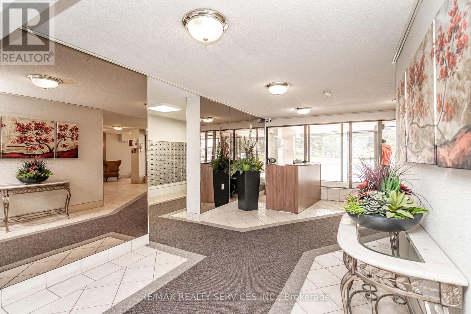 2102 - 18 Knightsbridge Road, Brampton, Ontario  L6T 3X5 - Photo 6 - W13676556